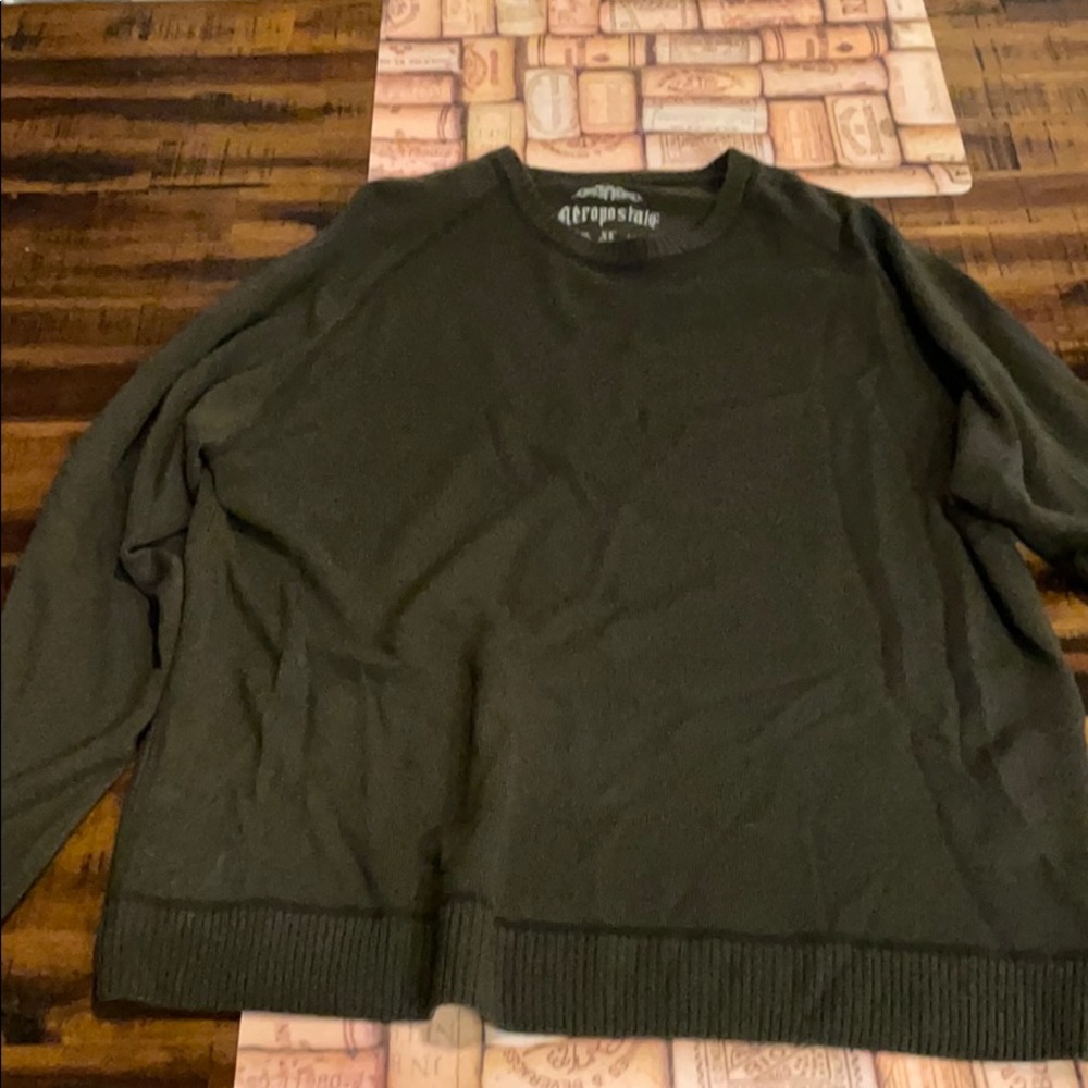 Men’s large crew neck sweater.